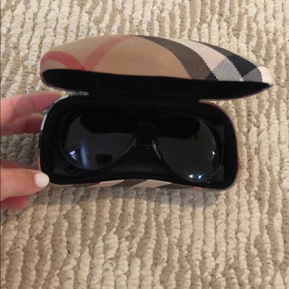 BURBERRY SUNGLASSES - Picture 7 of 8